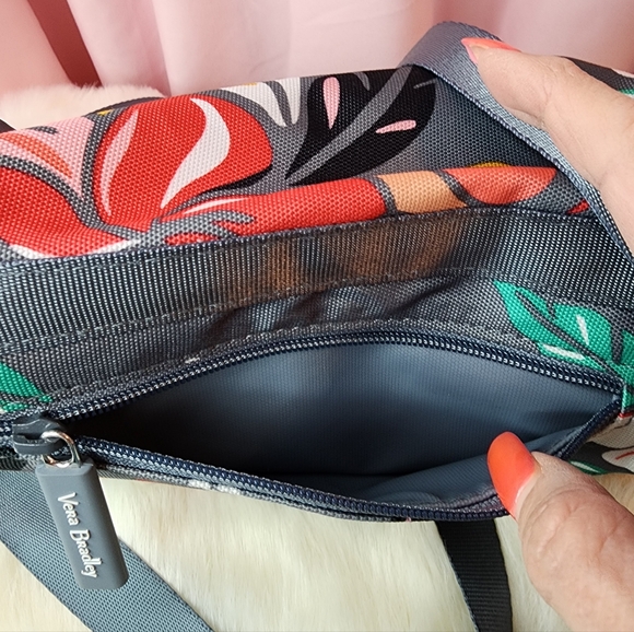 🏷 CLEARANCE! ! Vera Bradley Crossbody Water Bottle Caddy - Picture 4 of 8